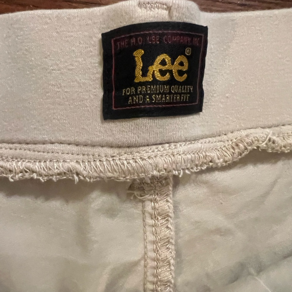 Lee Cream Casual Shorts - Picture 2 of 4